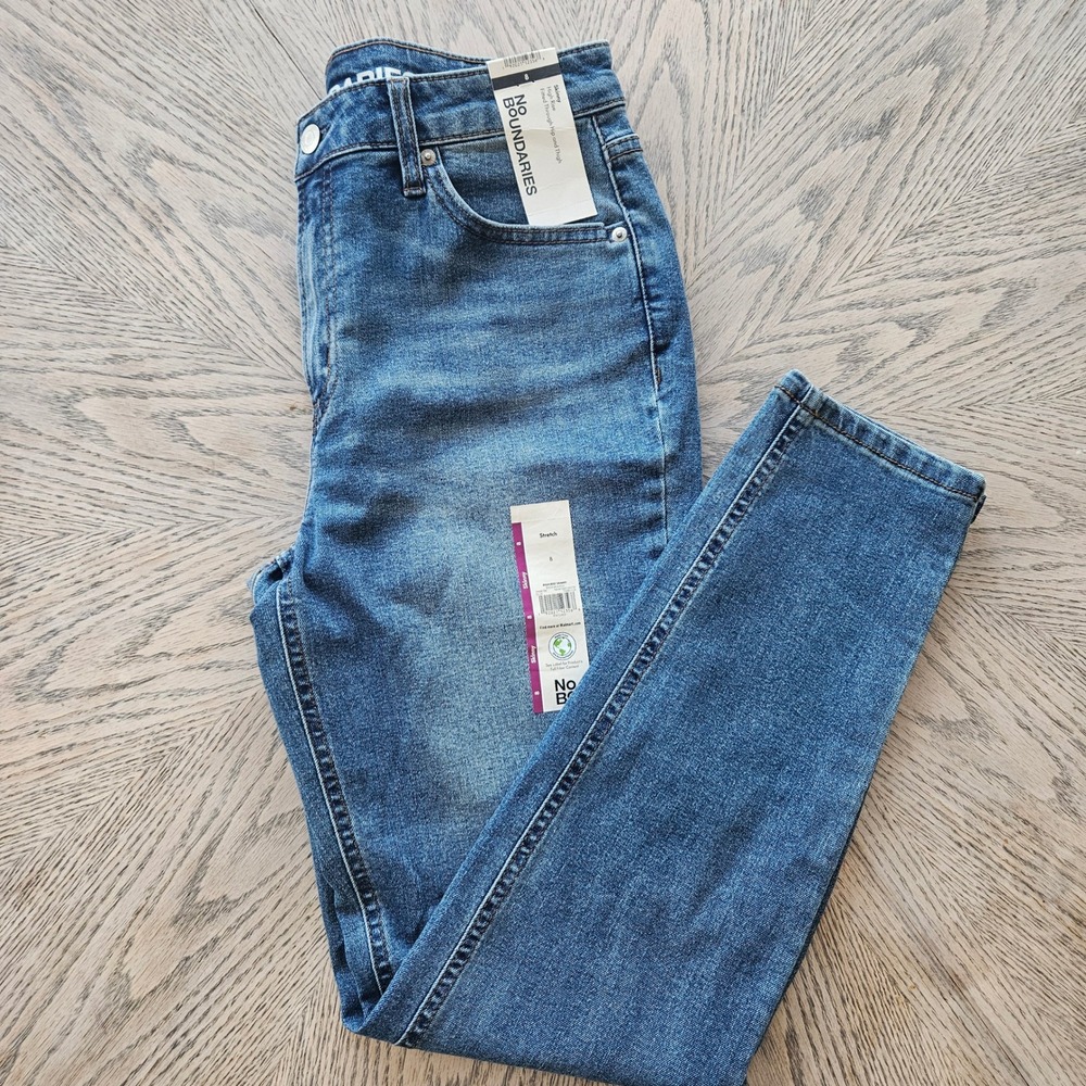 No Boundaries High Rise Skinny Jeans Womens 8 Medium Wash Stretch Denim NWT